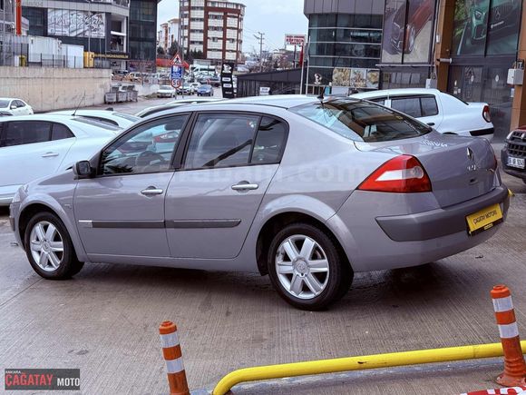 2004 MEGAN 116 BİNDE SADECE ÇOK TEMİZ EZİLMEMİŞ Bİ ARAÇ