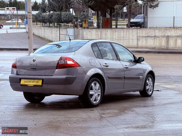 2004 MEGAN 116 BİNDE SADECE ÇOK TEMİZ EZİLMEMİŞ Bİ ARAÇ