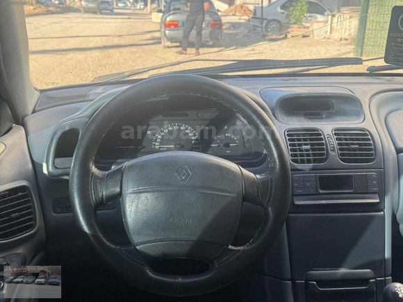 PEHLİVANLAR'DAN 2001 MODEL 1.6 RENAULT LAGUNA