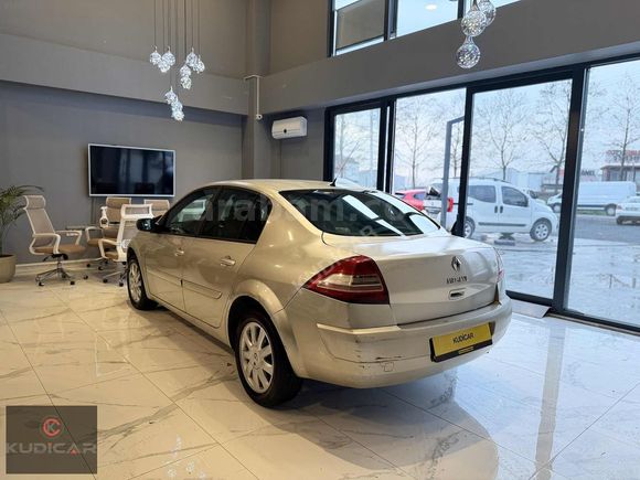 2009 MEGANE 1.6 OTOMATİK 174.000 KM KOLTUK ISITMALI