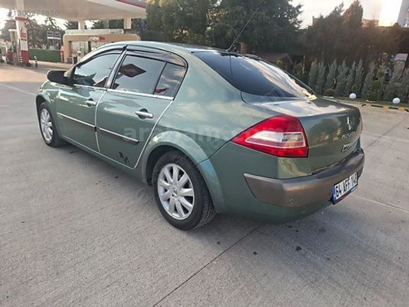 Degisensiz 1 parça lokal boyalı emsalsiz Megane 2