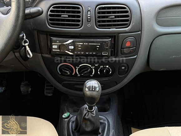 2002 RENAULT MEGANE MÜKEMEL TEMİZLİKTEDİR