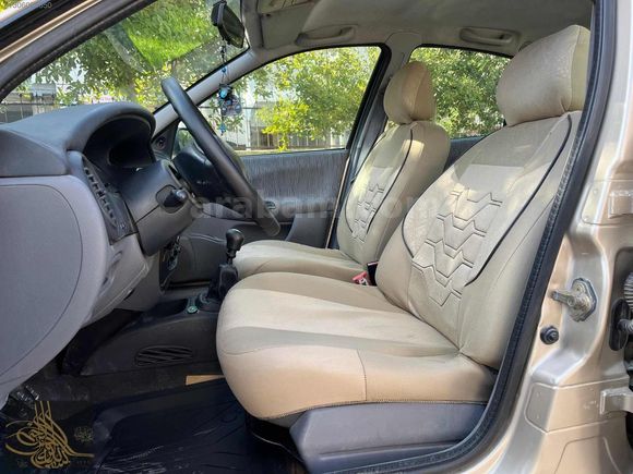 2002 RENAULT MEGANE MÜKEMEL TEMİZLİKTEDİR