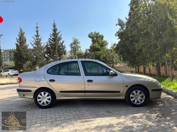 2002 RENAULT MEGANE MÜKEMEL TEMİZLİKTEDİR
