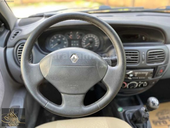2002 RENAULT MEGANE MÜKEMEL TEMİZLİKTEDİR