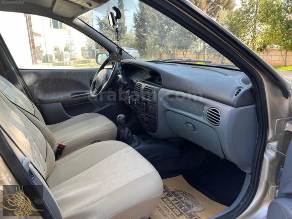 2002 RENAULT MEGANE MÜKEMEL TEMİZLİKTEDİR