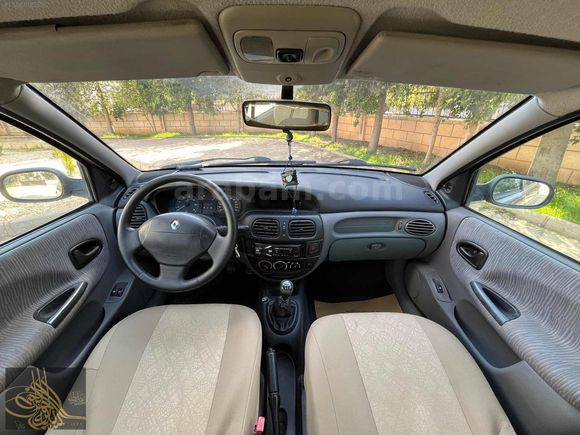 2002 RENAULT MEGANE MÜKEMEL TEMİZLİKTEDİR