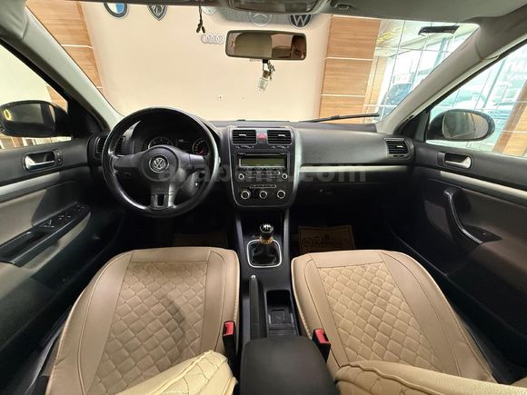 KARNER'DEN 1,6 TDİ JETTA ÇOK TEMİZ 2010 MODEL
