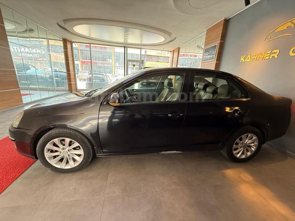 KARNER'DEN 1,6 TDİ JETTA ÇOK TEMİZ 2010 MODEL