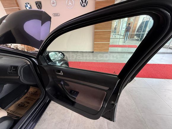 KARNER'DEN 1,6 TDİ JETTA ÇOK TEMİZ 2010 MODEL