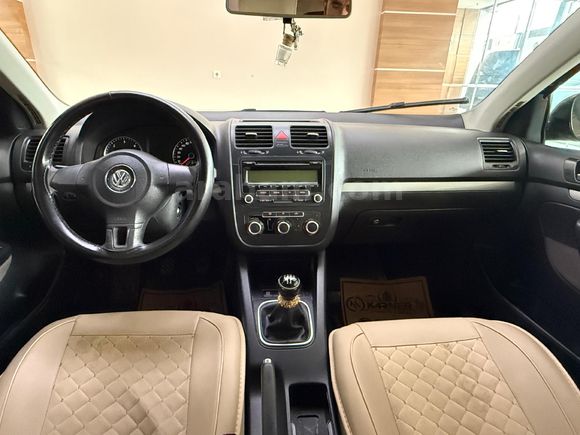 KARNER'DEN 1,6 TDİ JETTA ÇOK TEMİZ 2010 MODEL
