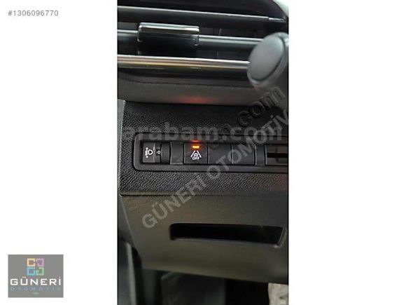 Sadece 32bin km de DIZEL OTOMATİK Peugeot 3008