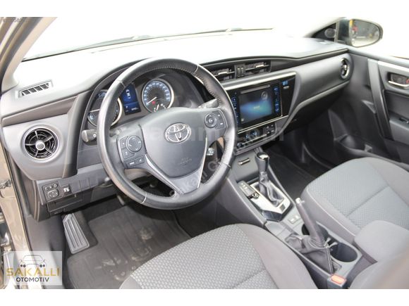 Sadece 84'Binde Otomatik Toyota Corolla 1.6 Advance MultiDrive S