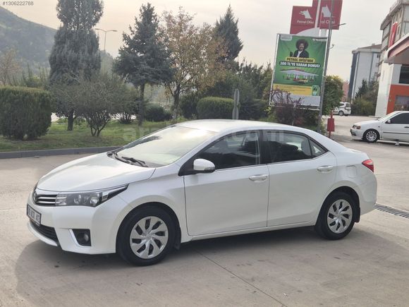 **HATASIZ 2013 MODEL TOYOTA COROLLA 1.6 TOUCH ORJİNAL 75000KMDE
