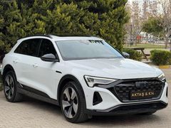 2023 Model BOYASIZ 13 Bin Km'de Q8 E-Tron Quattro Advanced Bayii