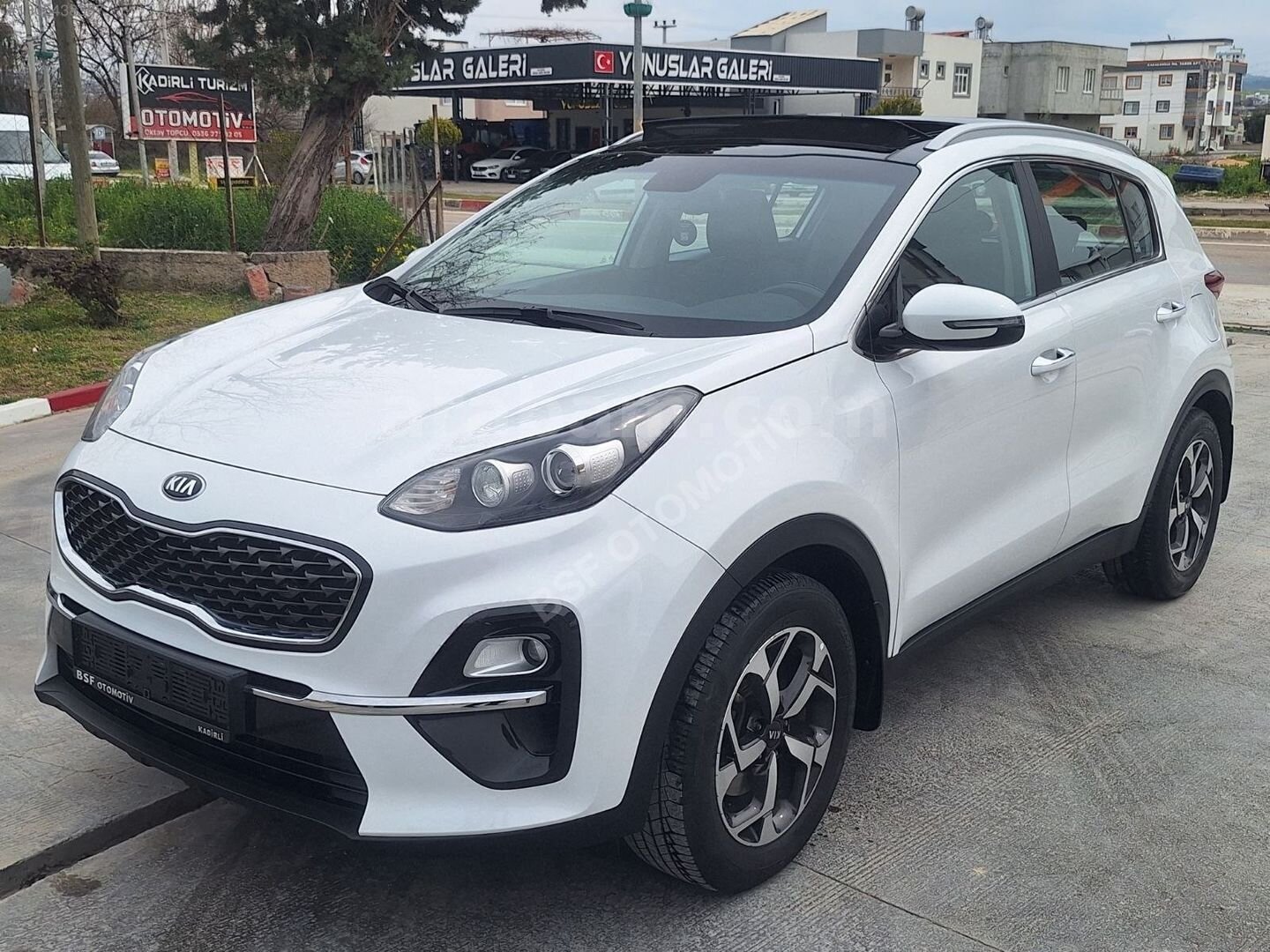 İLK SHBNDN HTSZ BYSZ TRMRSZ 65000KM SRVS BKMLI CAM. 2019 ÇKŞLI. 2