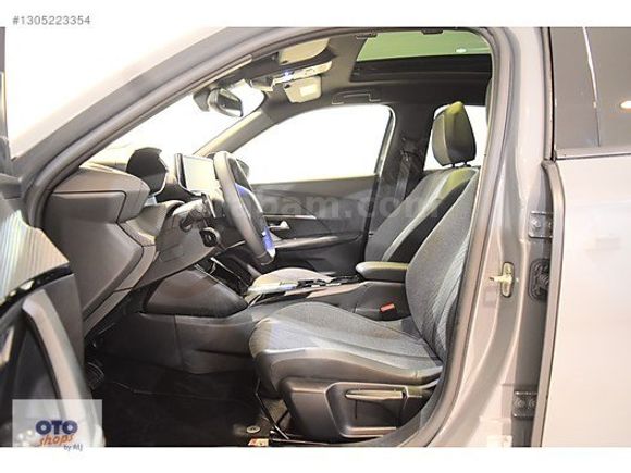Peugeot 2008 1.2 Puretech Allure Eat8 130HP - 2025