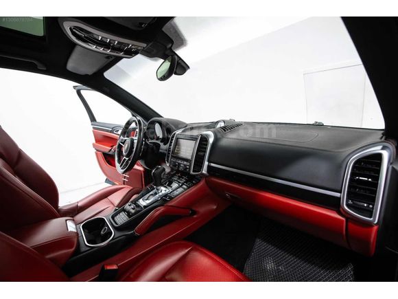 ÖMÜR AUTO'DAN 2012 PORSCHE CAYENNE 2022 FACELİFT YENİ GÖRÜNÜM
