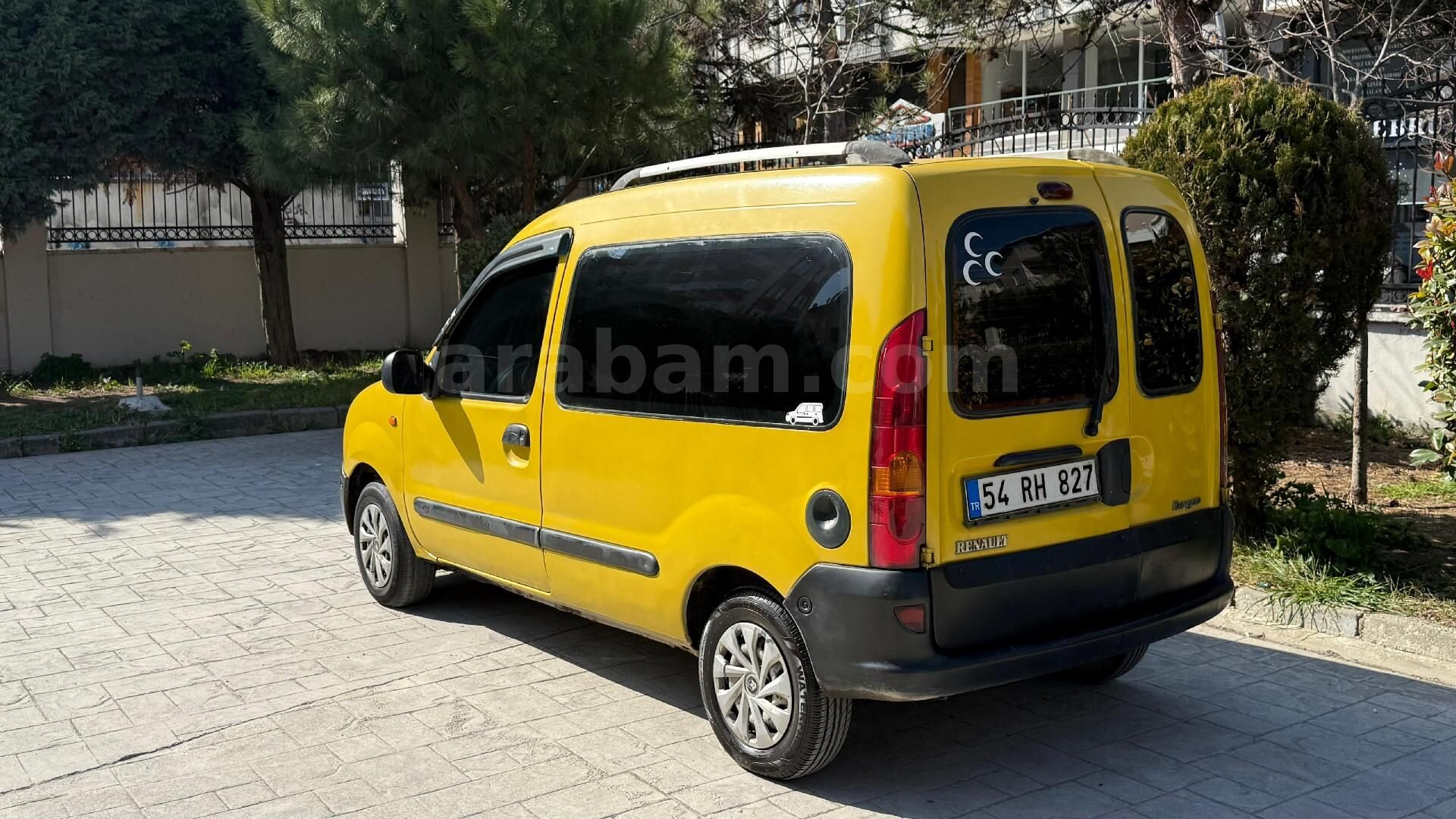 Galeriden Renault Kangoo 1.9 D 1999 Model Kocaeli 300.000 km Sarı 4