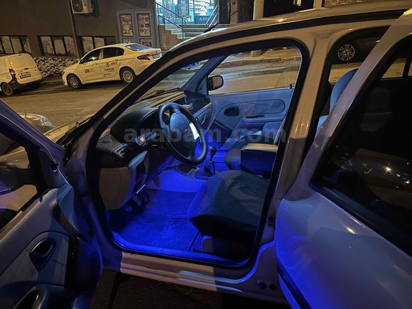 Sahibinden Renault Clio 1.5 dCi Authentique 2004 Model  296.000 km Beyaz