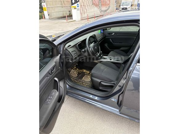 Sahibinden Renault Megane 1.3 TCe Touch 2023 Model 