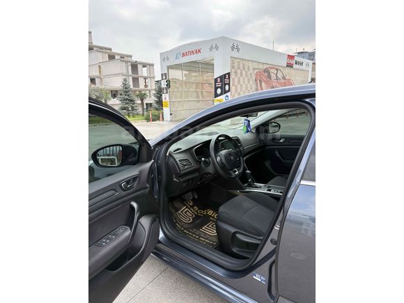 Sahibinden Renault Megane 1.3 TCe Touch 2023 Model 