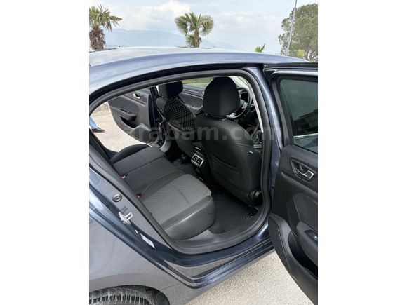 Sahibinden Renault Megane 1.3 TCe Touch 2023 Model 