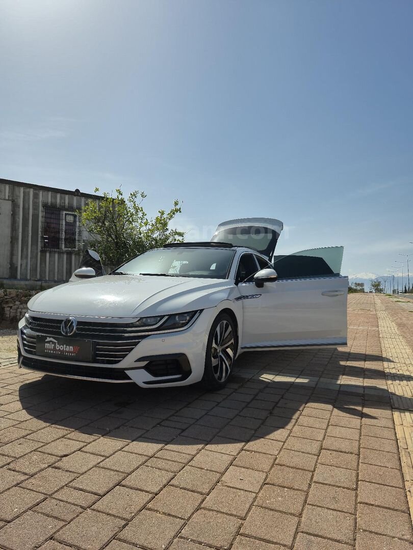 Galeriden Volkswagen Arteon 1.5 TSI R Line 2018 Model Antalya 175.000 km Beyaz 2