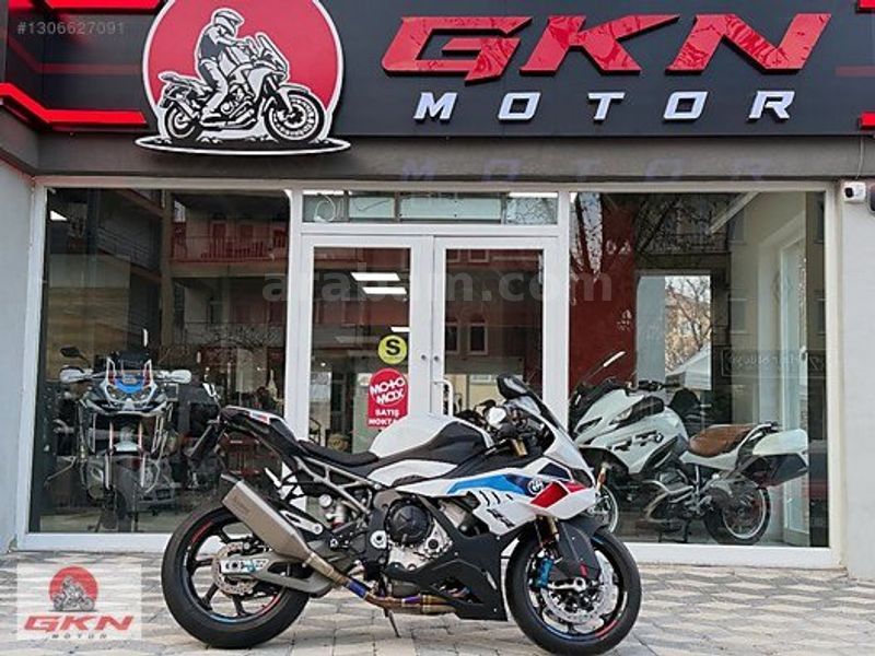 GKN MOTOR'DAN 2025 BMW S1000RR M PAKET DÜŞÜK KM TAKAS İMKANI