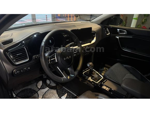 Sahibinden Kia XCeed 1.5 T-GDI Elegance 2025 Model