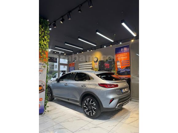 Sahibinden Kia XCeed 1.5 T-GDI Elegance 2025 Model