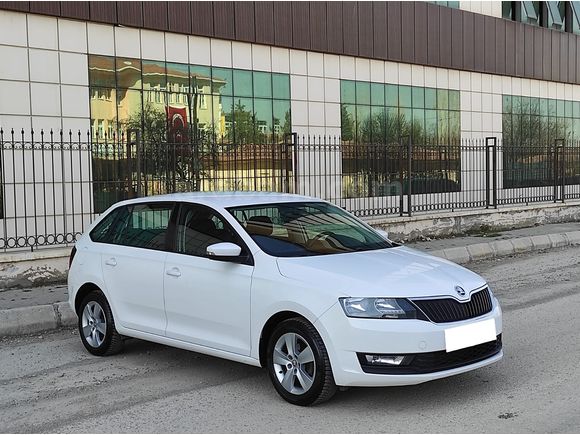 GALERİ BEYAZDAN 2017  1.0 TSI GreenTec Dynamic OTOMATİK HATASIZ 