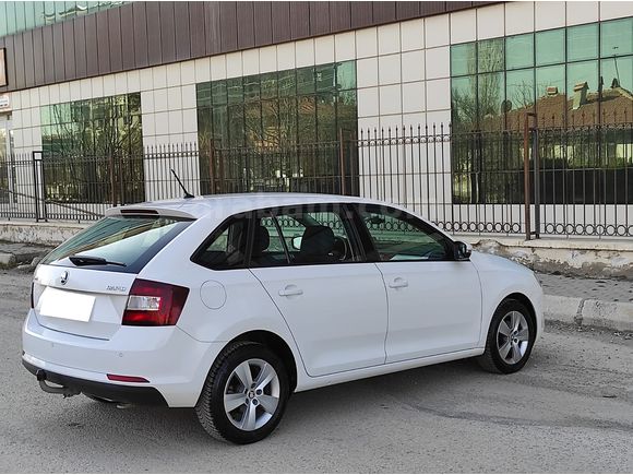 GALERİ BEYAZDAN 2017  1.0 TSI GreenTec Dynamic OTOMATİK HATASIZ 