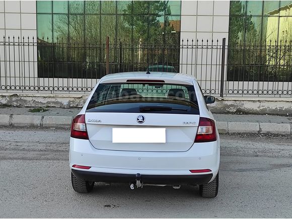 GALERİ BEYAZDAN 2017  1.0 TSI GreenTec Dynamic OTOMATİK HATASIZ 