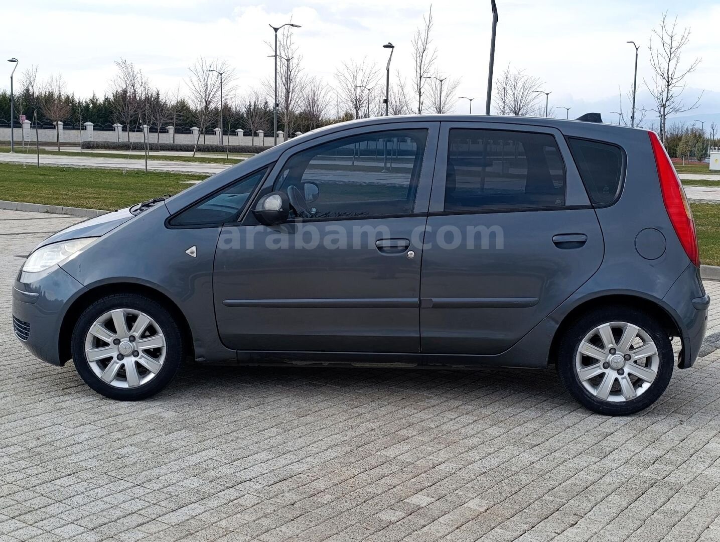 Galeriden Mitsubishi Colt 1.3 Invite 2008 Model Eskişehir 135.000 km Füme 7