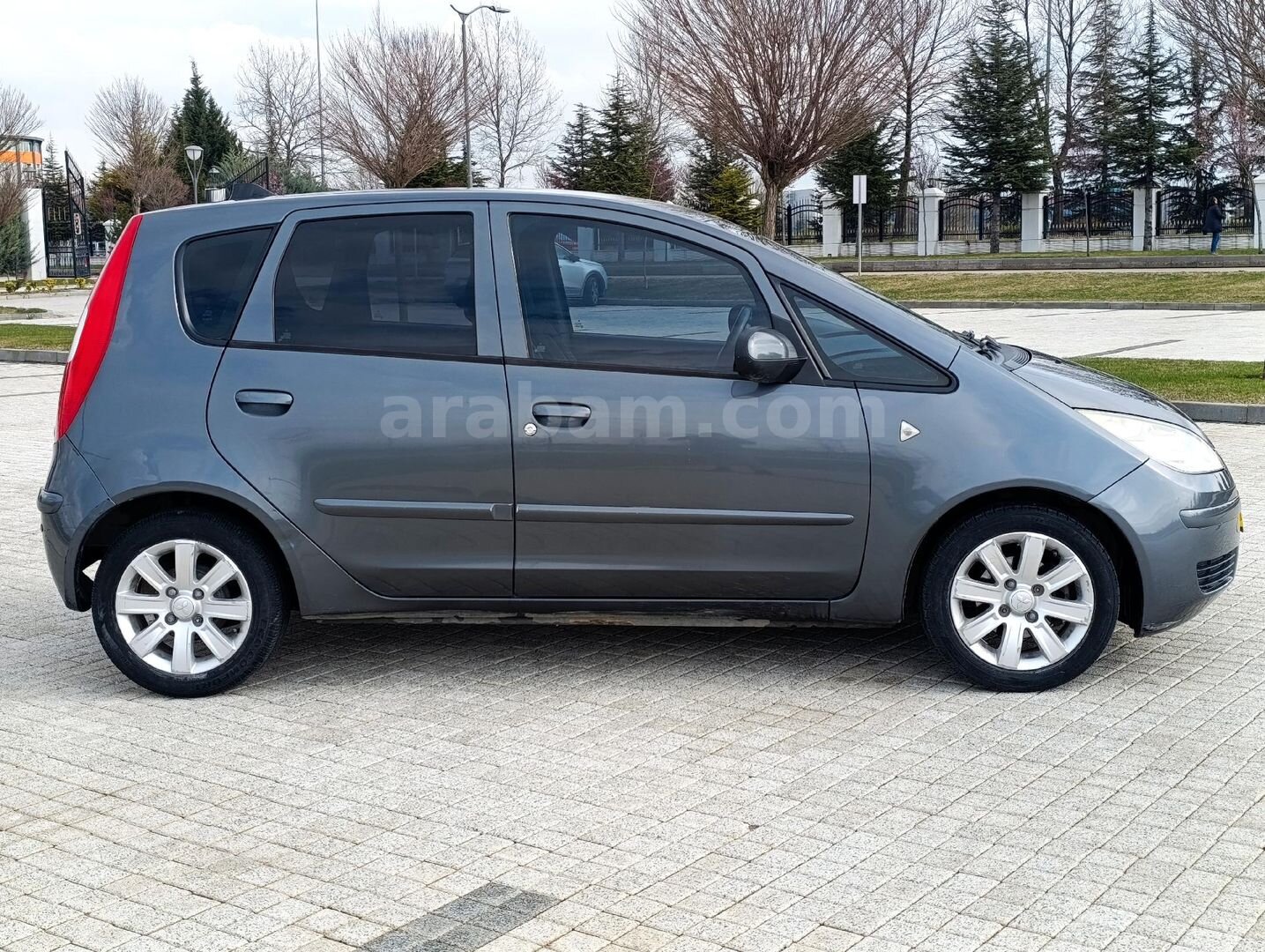Galeriden Mitsubishi Colt 1.3 Invite 2008 Model Eskişehir 135.000 km Füme 6