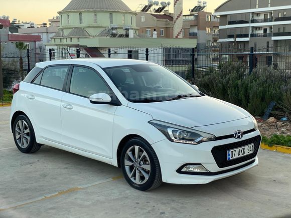 2018 MODEL HYUNDAİ İ20 1.4 CRDİ STYLE 153 BİN KİLOMETREDE/DİZEL 