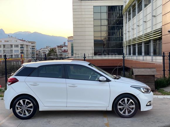 2018 MODEL HYUNDAİ İ20 1.4 CRDİ STYLE 153 BİN KİLOMETREDE/DİZEL 
