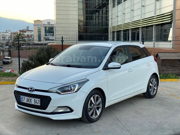 2018 MODEL HYUNDAİ İ20 1.4 CRDİ STYLE 153 BİN KİLOMETREDE/DİZEL 