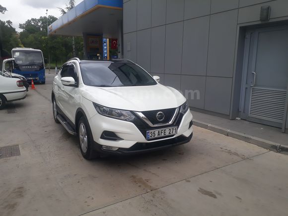 SAHBNDEN 85,000 KM BEYAZ Nissan Qashqai 1.6 dCi Sky Pack 2018  HATASIZ BOYASIZ CAM TAVAN