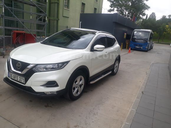 SAHBNDEN 85,000 KM BEYAZ Nissan Qashqai 1.6 dCi Sky Pack 2018  HATASIZ BOYASIZ CAM TAVAN