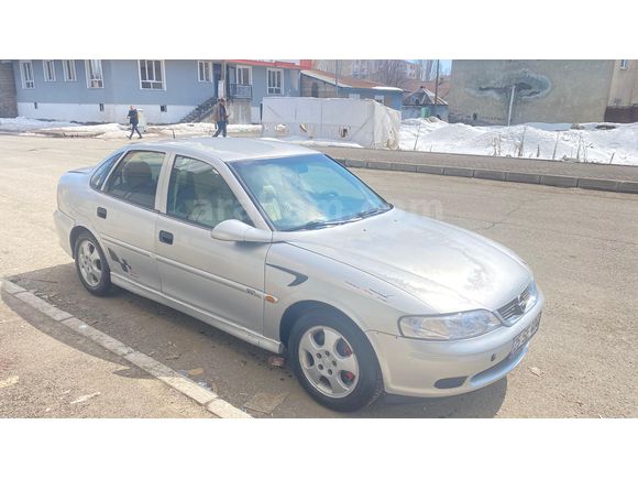 Memurdan Orijinal Opel Vectra 1.6 Comfort 2001 Model 