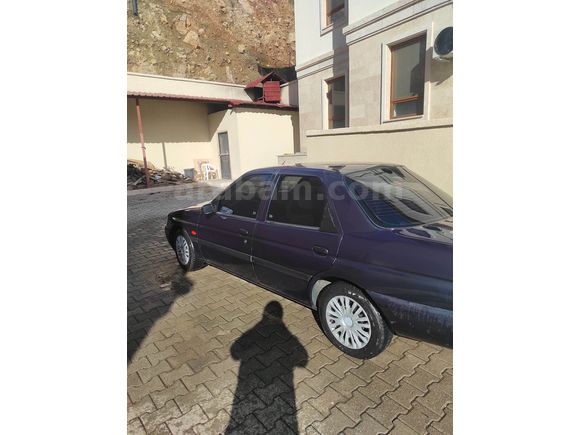 Klimalı bakımlı Ford Escort 1.6 CLX 1997 Model 