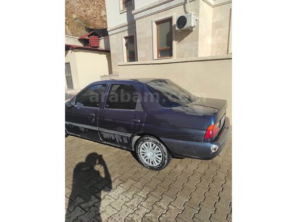 Klimalı bakımlı Ford Escort 1.6 CLX 1997 Model 