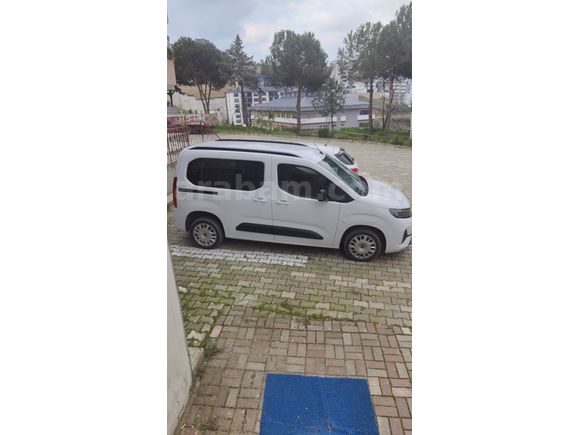 Sahibinden Opel Combo Life 1.5 D Esential 2024 Model