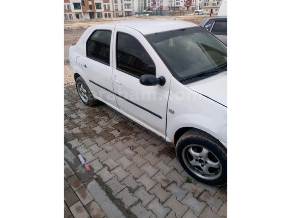 Sahibinden Dacia Logan 1.5 dCi Ambiance 2012 Model  300.000 km Beyaz