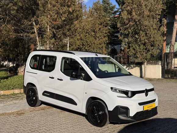 2025 MODEL 1.5 BERLİNGO 130hp OTOMATİK VİTES