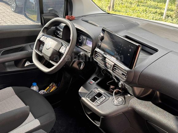 2025 MODEL 1.5 BERLİNGO 130hp OTOMATİK VİTES