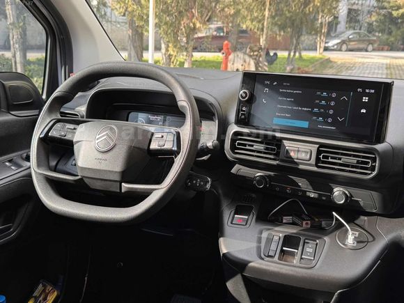 2025 MODEL 1.5 BERLİNGO 130hp OTOMATİK VİTES