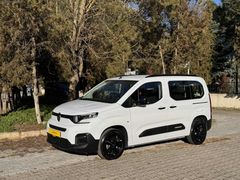 2025 MODEL 1.5 BERLİNGO 130hp OTOMATİK VİTES